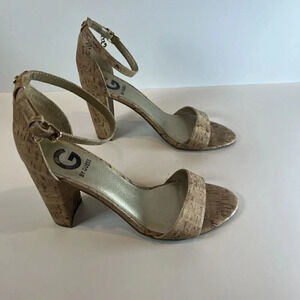 Guess Womens G Guess Shantel3 Ankle Strap Block Heel Sandals, Light Cork w/Gold